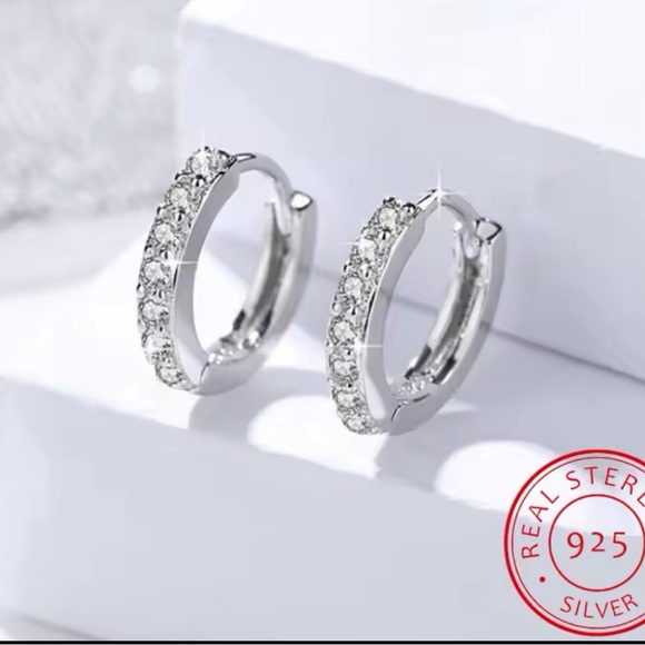 NEW Unisex 0.25Ct‎ Simulated Diamond Rhodium .925 Huggie Hoop Earrings, 10mm - Picture 1 of 16